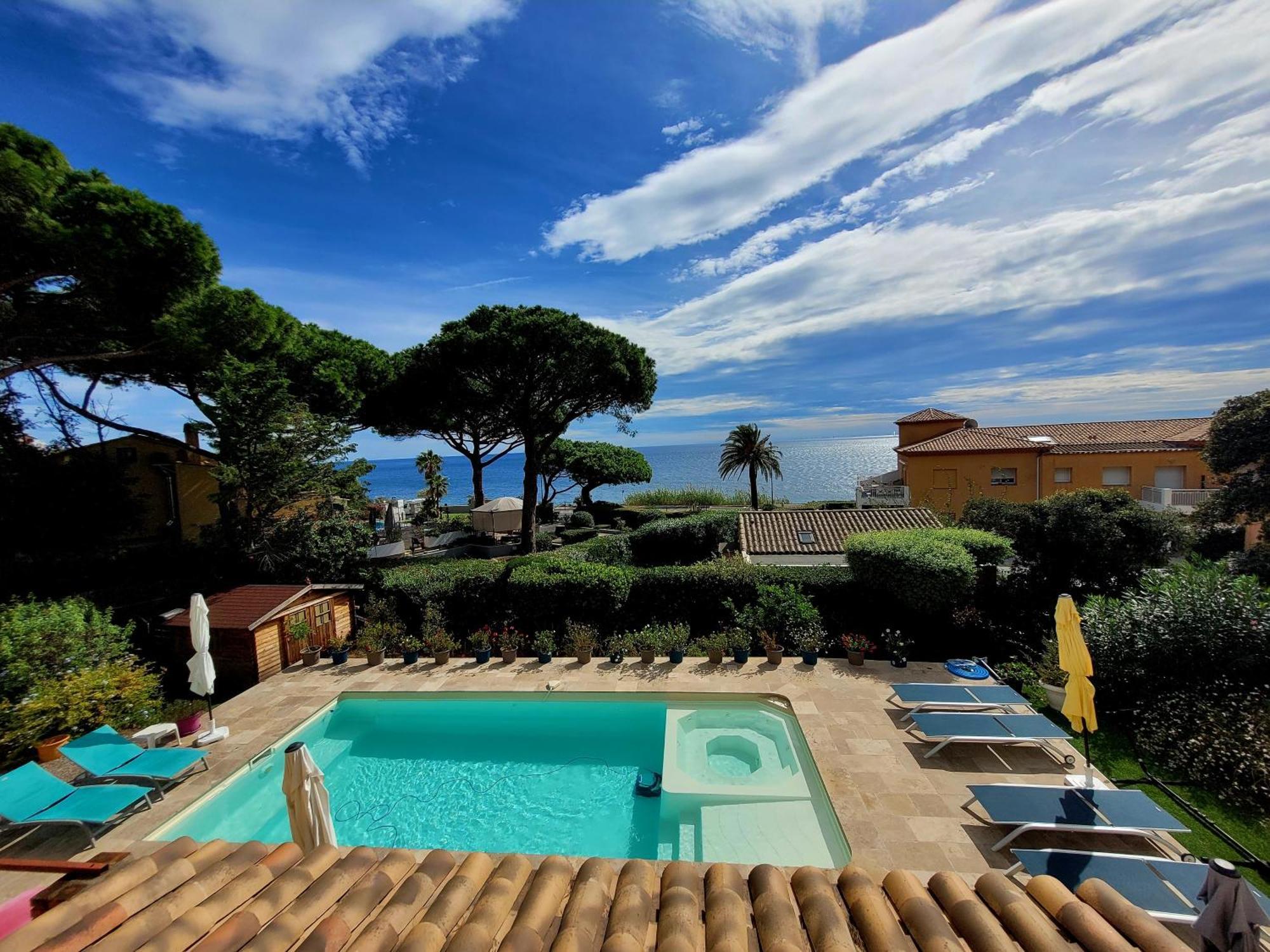 Villa Esmeralda Adults Only Les Issambres Exterior photo